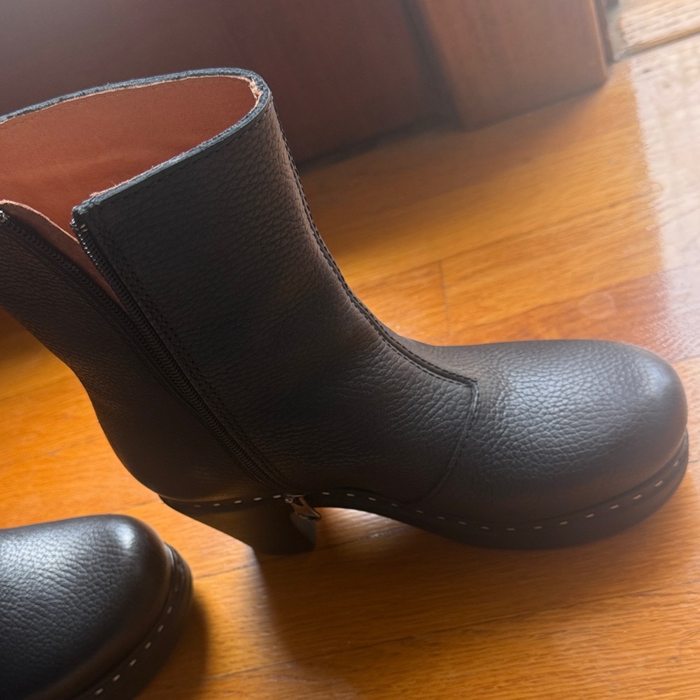 Platform Black Leather Ankle Boots by Calou Stockholm - Picture 6 of 6
